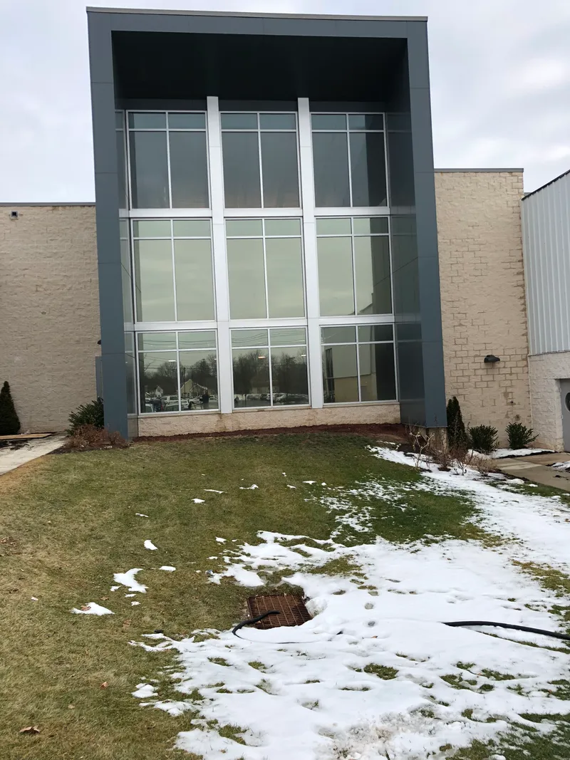 Modern Commercial Single-story